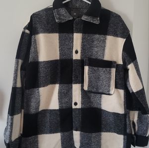 New H&M Fuzzy Plad Shirt Jacket Size: M